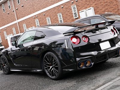 NISSAN GT-R - 4