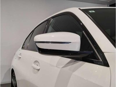 صورة 9 لـ 2024 BMW 3 SERIES