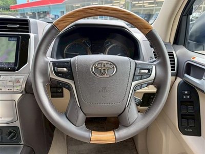 TOYOTA LAND CRUISER PRADO - 8