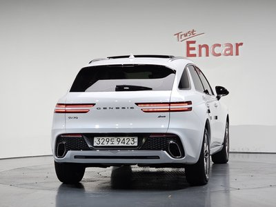 صورة 4 لـ 2021 Genesis GV70