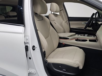 صورة 10 لـ 2021 Genesis GV70
