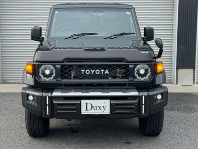 TOYOTA LAND CRUISER 70 - 9