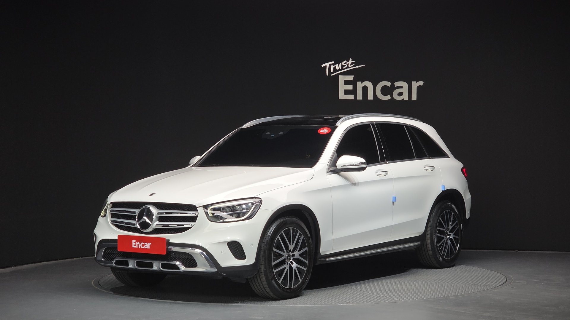 MERCEDES-BENZ GLC - View 1
