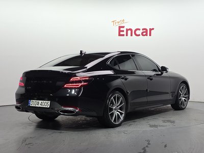 صورة 3 لـ 2022 Genesis THE NEW G70