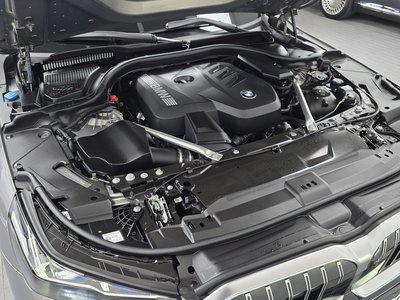 2025 BMW 5 SERIES — фото 7