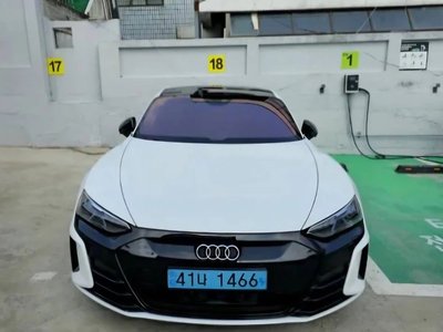 AUDI E-TRON GT