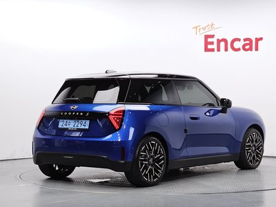 صورة 4 لـ 2024 MINI COOPER ELECTRIC