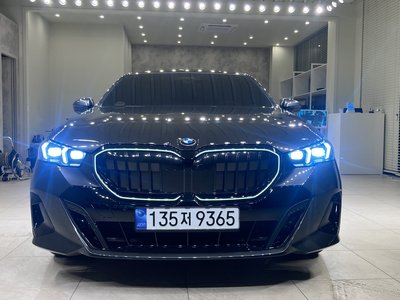 BMW 5 SERIES - 1
