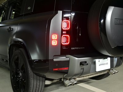 LAND ROVER DEFENDER - 6