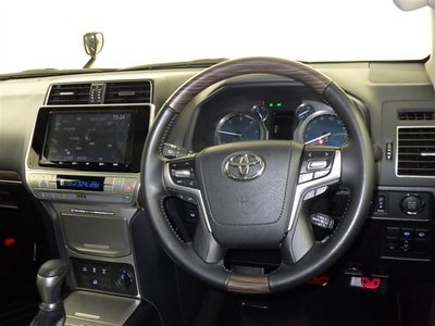 TOYOTA LAND CRUISER PRADO - 9