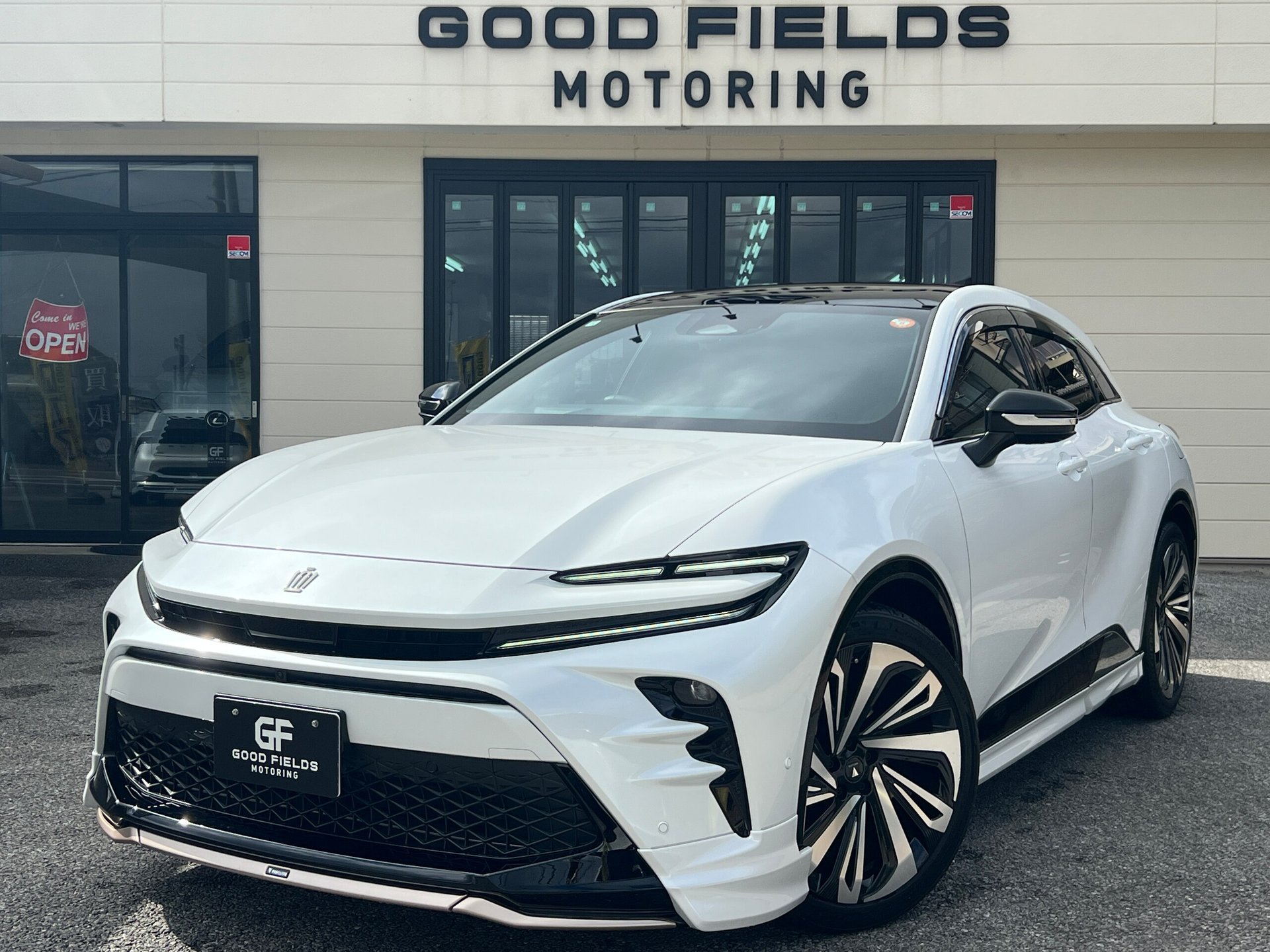 TOYOTA CROWN SPORT - View 1