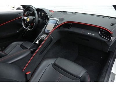 صورة 9 لـ 2021 Ferrari ROMA