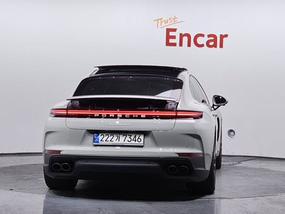 PORSCHE PANAMERA - 3