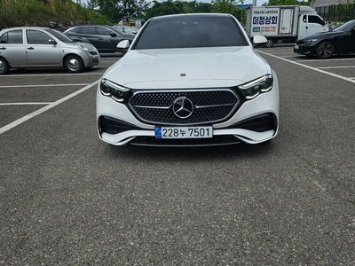 MERCEDES-BENZ E-CLASS - 1
