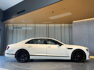صورة مصغرة 21 لـ 2023 Bentley FLYING SPUR