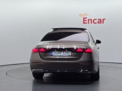 MERCEDES-BENZ E-CLASS - 4