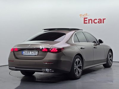 MERCEDES-BENZ E-CLASS - 3