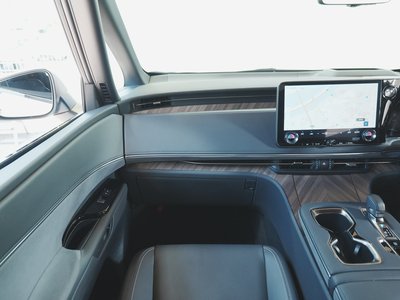 صورة 9 لـ 2024 Lexus LM