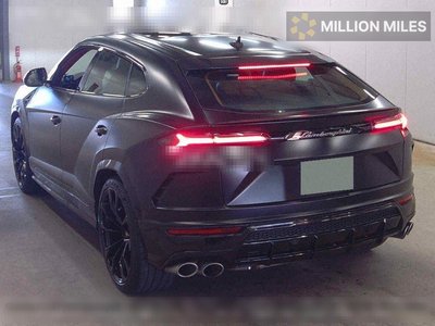 LAMBORGHINI URUS - 2