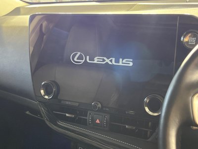 2022 Lexus NX — фото 6