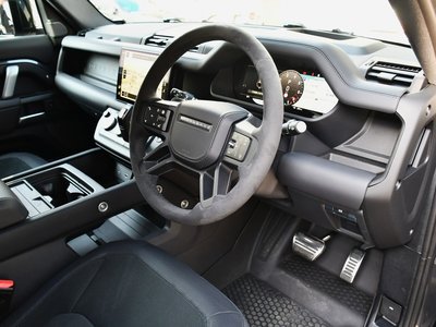 LAND ROVER DEFENDER - 3