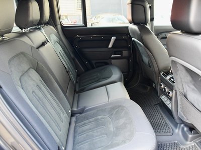 LAND ROVER DEFENDER - 10