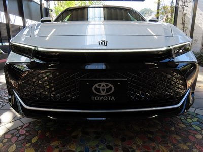 TOYOTA CROWN CROSSOVER - 7