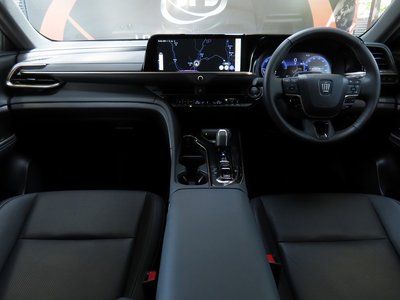 TOYOTA CROWN CROSSOVER - 3