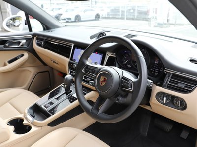 PORSCHE MACAN - 5