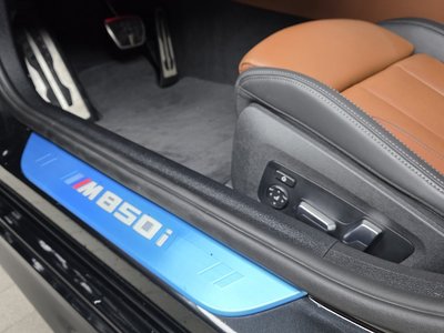 2025 BMW 8 SERIES 缩略图 23