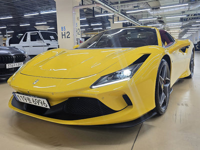 FERRARI F8 SPIDER - 1