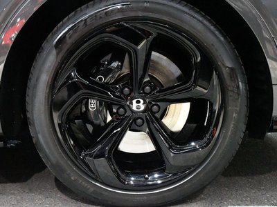 BENTLEY BENTAYGA - 7