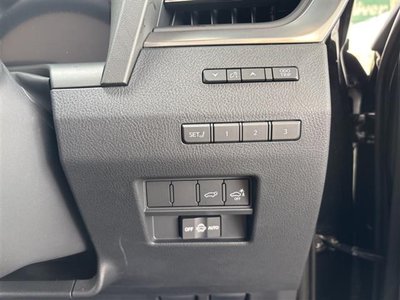 صورة 8 لـ 2025 Lexus GX