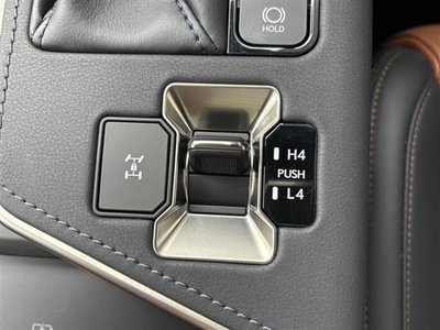 صورة مصغرة 34 لـ 2025 Lexus GX