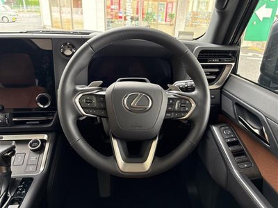 صورة مصغرة 38 لـ 2025 Lexus GX