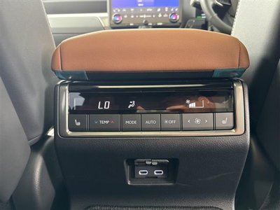 صورة مصغرة 37 لـ 2025 Lexus GX