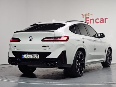 2022 BMW X4 photo 4