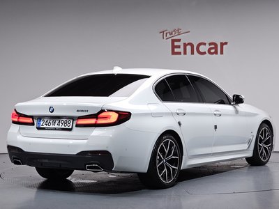 2023 BMW 5 SERIES — фото 5