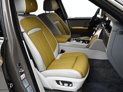 ROLLS-ROYCE CULLINAN - 10