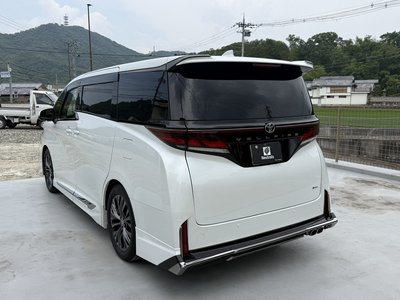 2025 Toyota VELLFIRE — фото 8