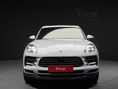 PORSCHE MACAN - 2