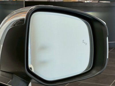 TOYOTA LAND CRUISER 300 - 8