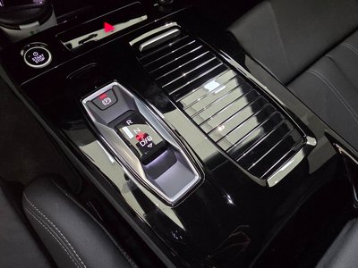 صورة 9 لـ 2025 AUDI Q6 E-TRON