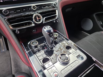 صورة 9 لـ 2023 Bentley FLYING SPUR