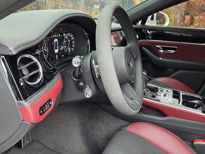 صورة 8 لـ 2023 Bentley FLYING SPUR