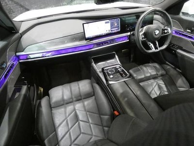 BMW 7 SERIES - 8
