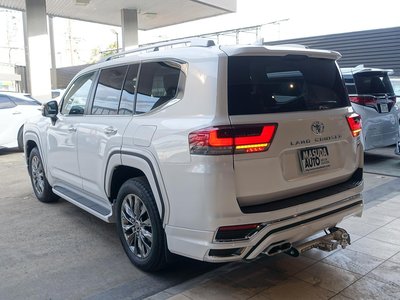 TOYOTA LAND CRUISER 300 - 5