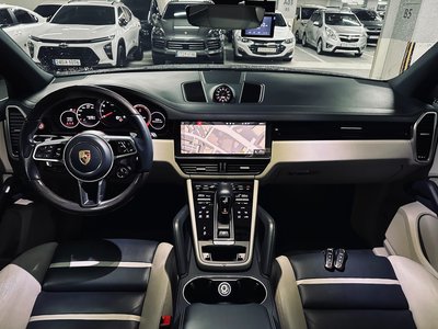PORSCHE CAYENNE - 4