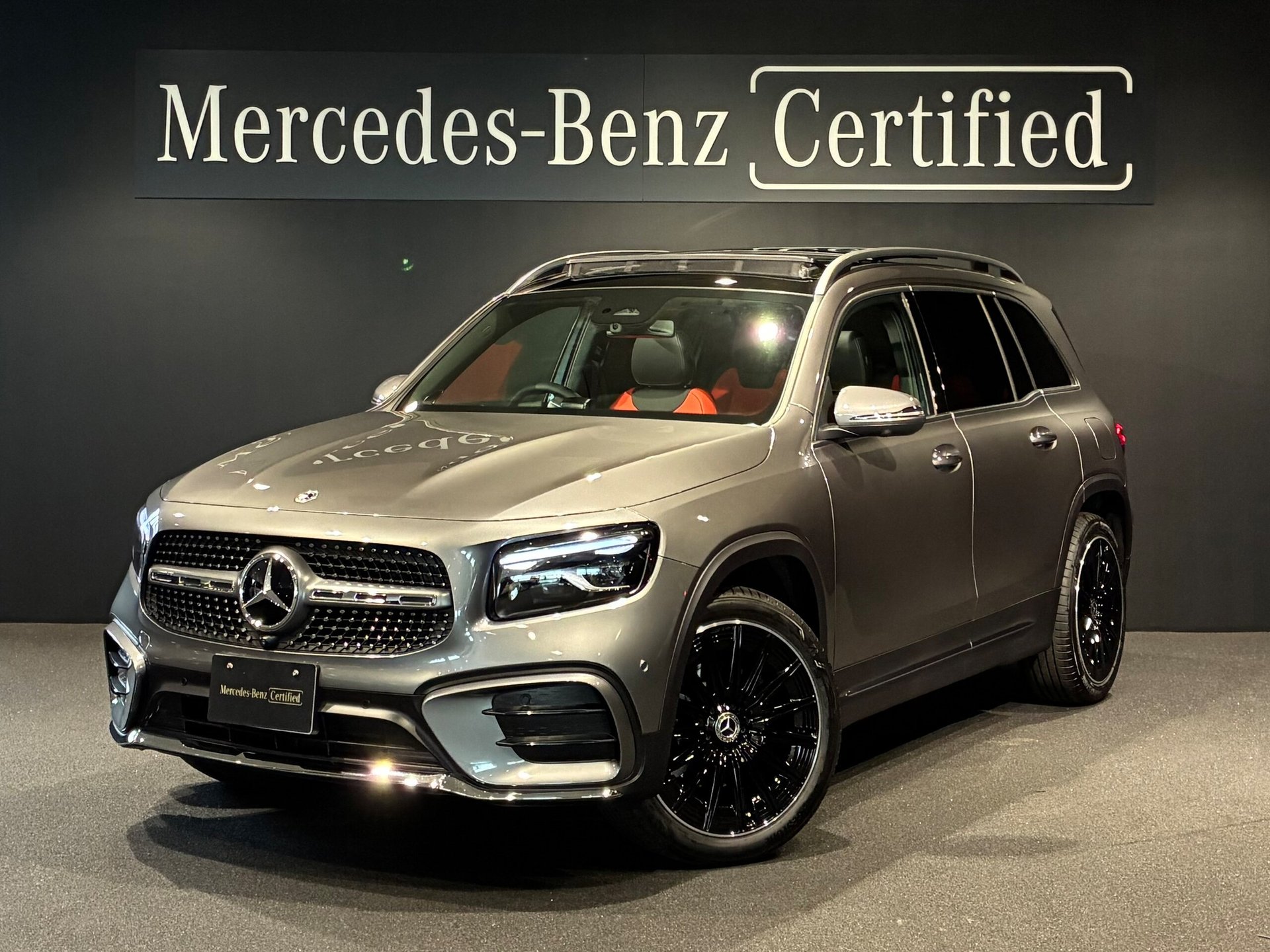 MERCEDES-BENZ GLB - View 1