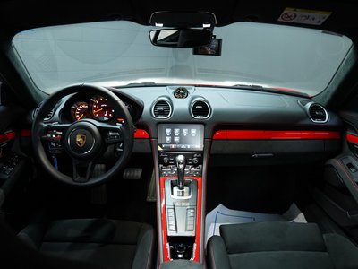 صورة 9 لـ 2023 Porsche 718